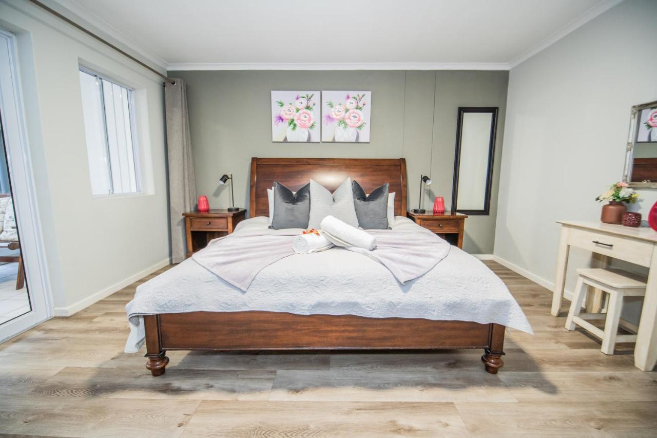 Two Greenpoint Mews Plettenberg Bay Exterior foto